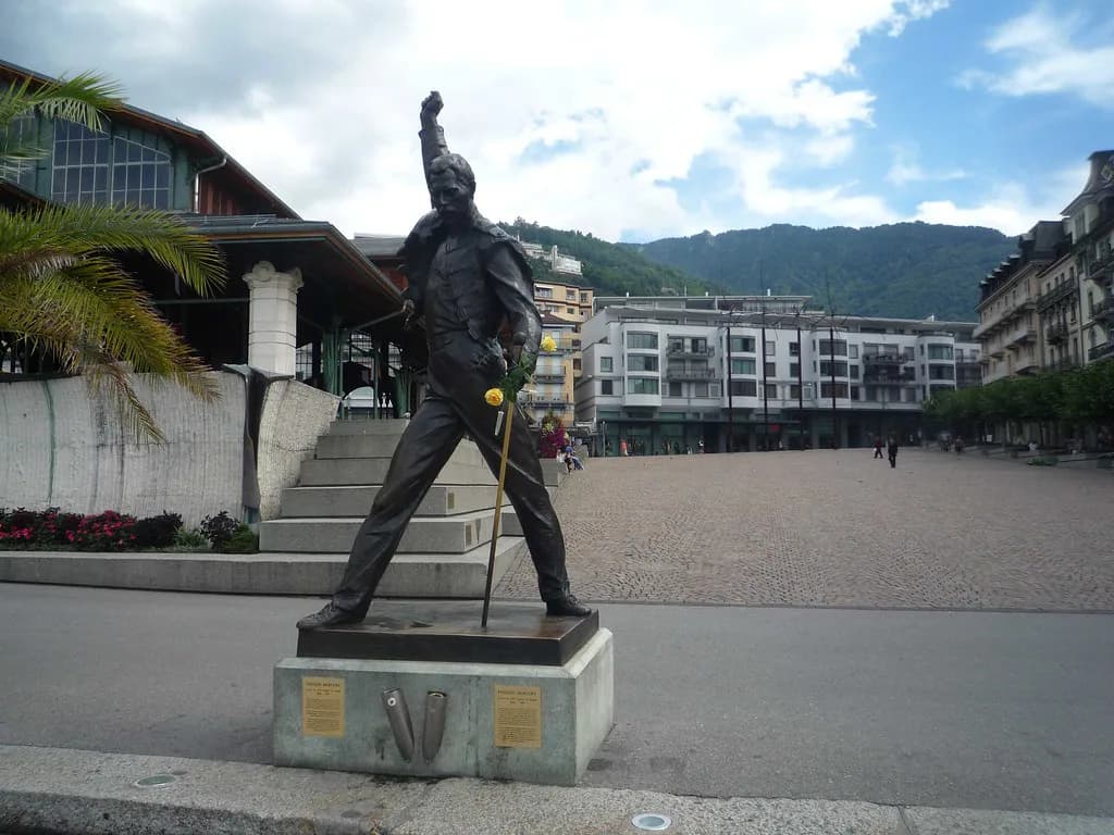 Freddie Mercury Statue in Montreux: Visiting Guide