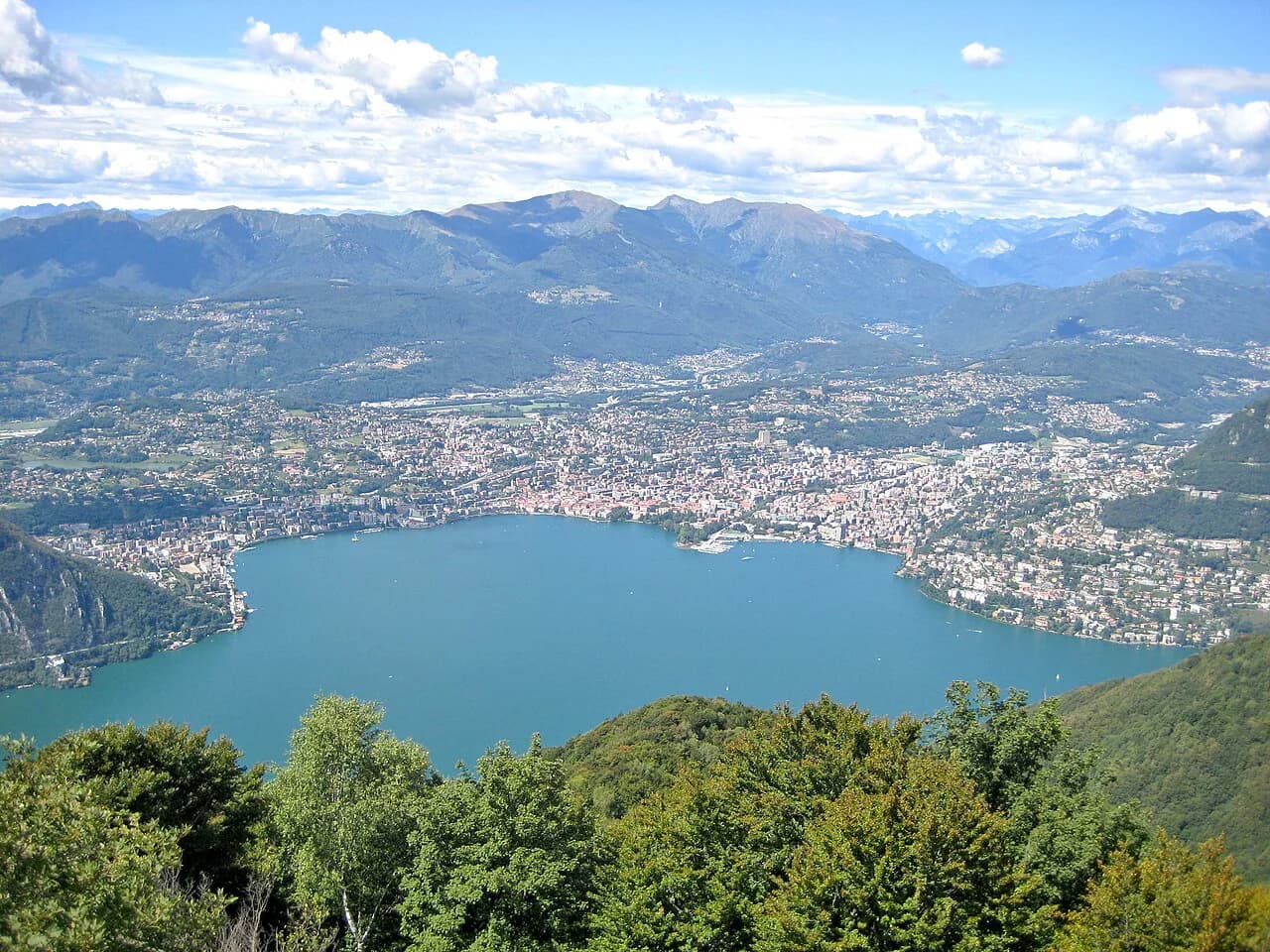 Free Things to Do in Lugano: Lakeside Walks & Old Town