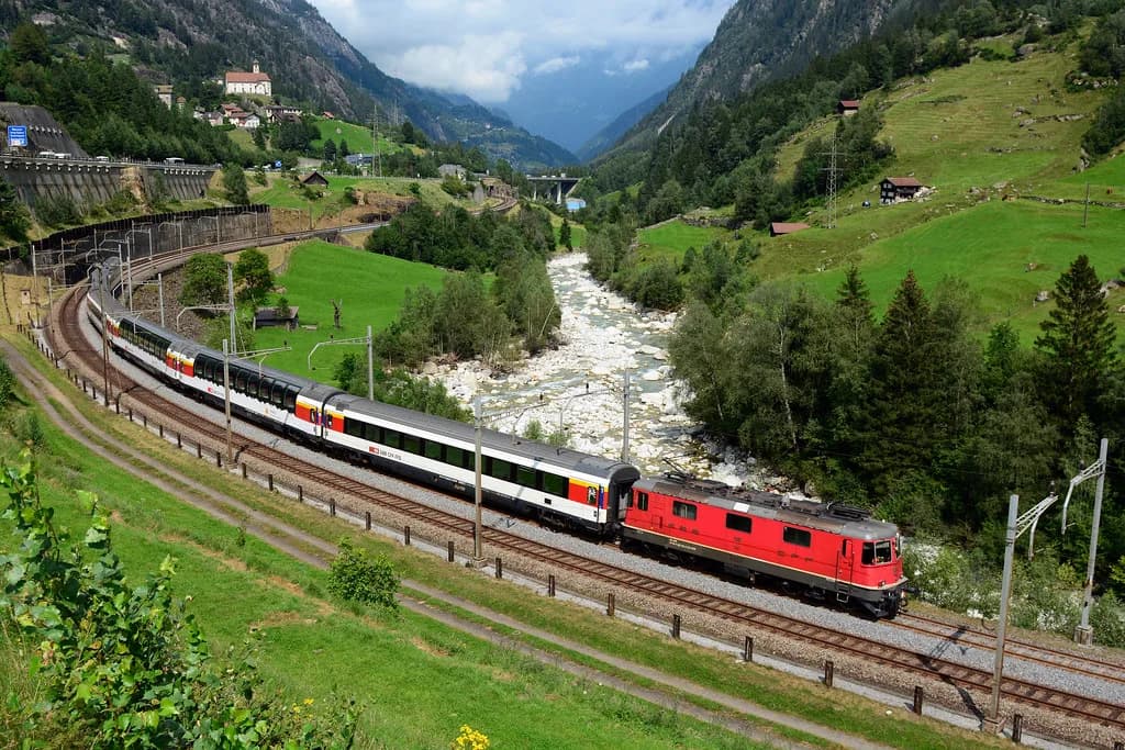 Gotthard Panorama Express: Route, Tickets and What You Actually Get