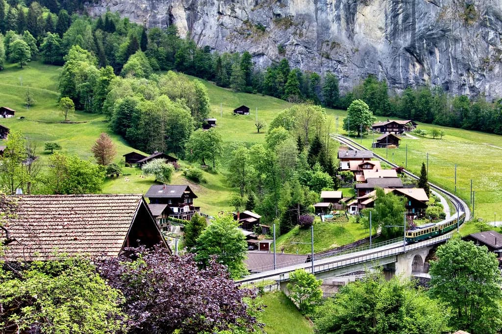 Interlaken in October: Weather, Autumn Color and What's Open
