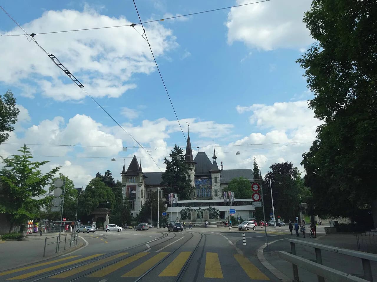Kirchenfeld, Bern: What to See and Who the District Suits
