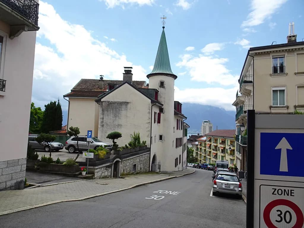 Montreux Old Town: What to See and How to Walk It