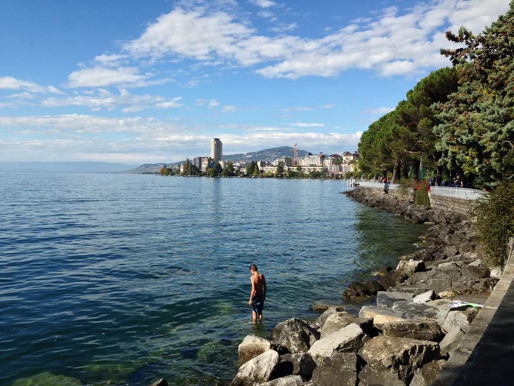 Territet, Montreux: Lakeside District Guide for a Short Stay