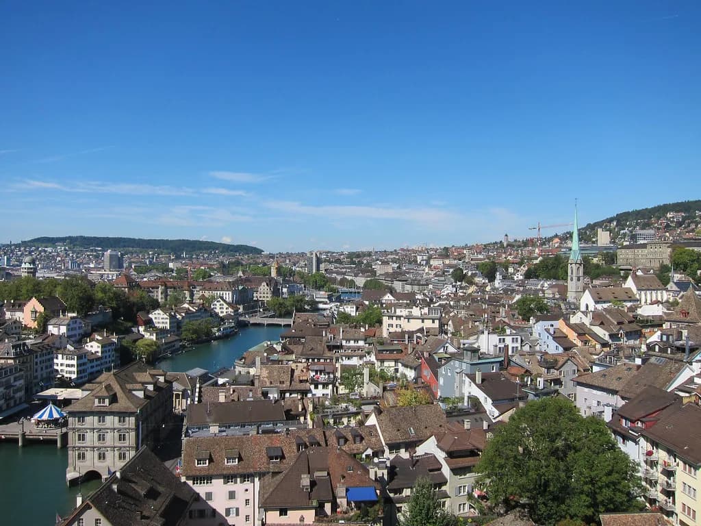 Zürich vs Geneva: Which Swiss City Break Fits Your Trip