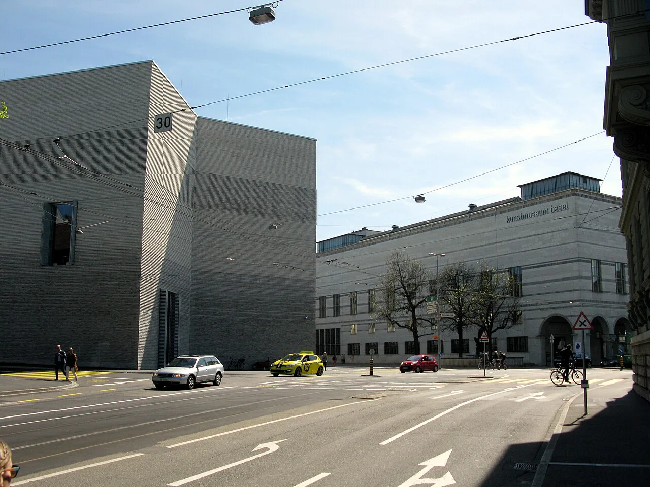 Basler Kunstmuseum mit Neubau (links), Basel