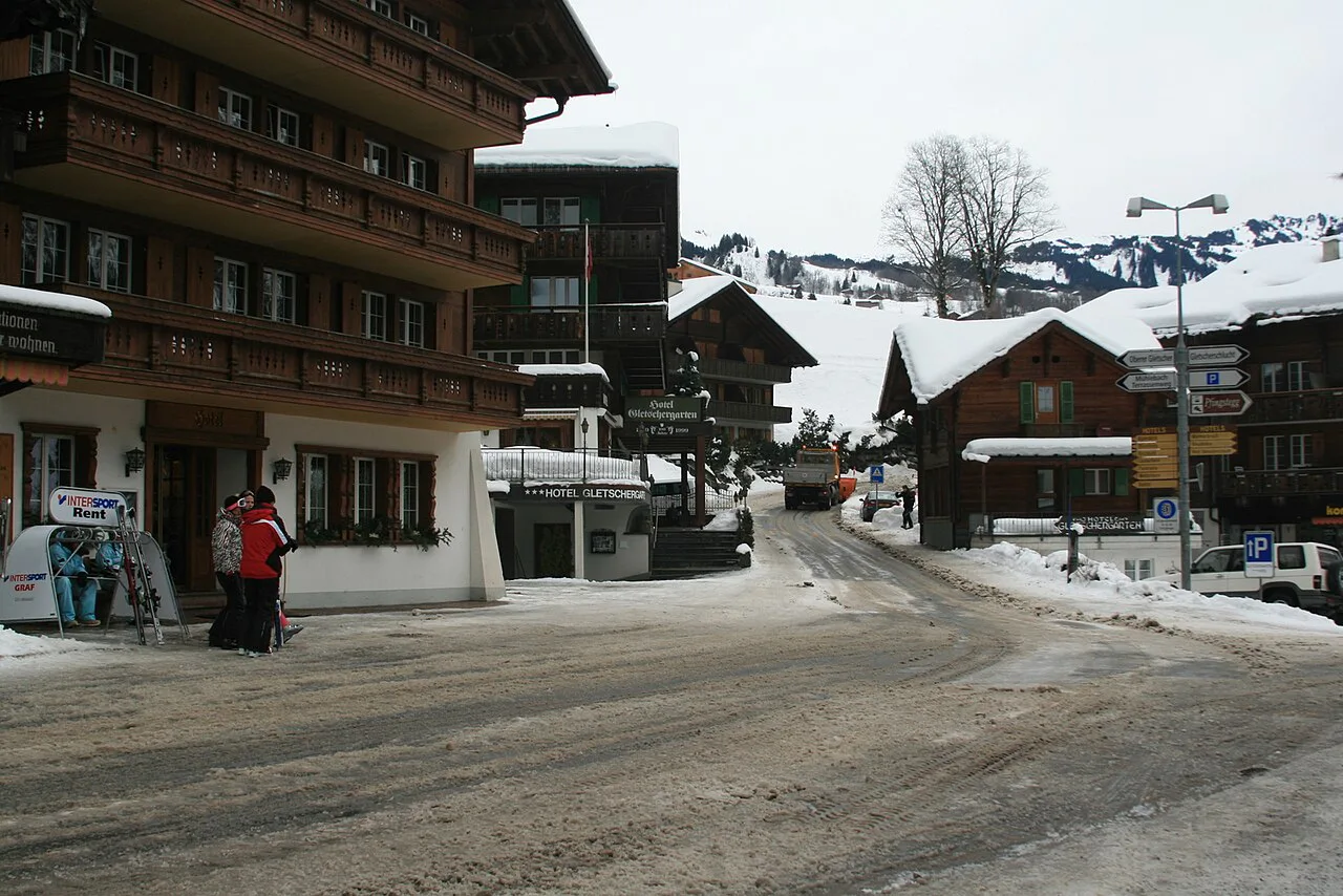 One street in Grindelwald - panoramio