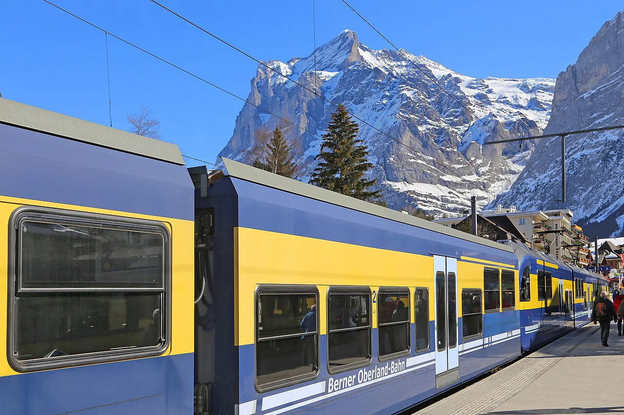 00 Grindelwald railway station - Berner Oberland-Bahn