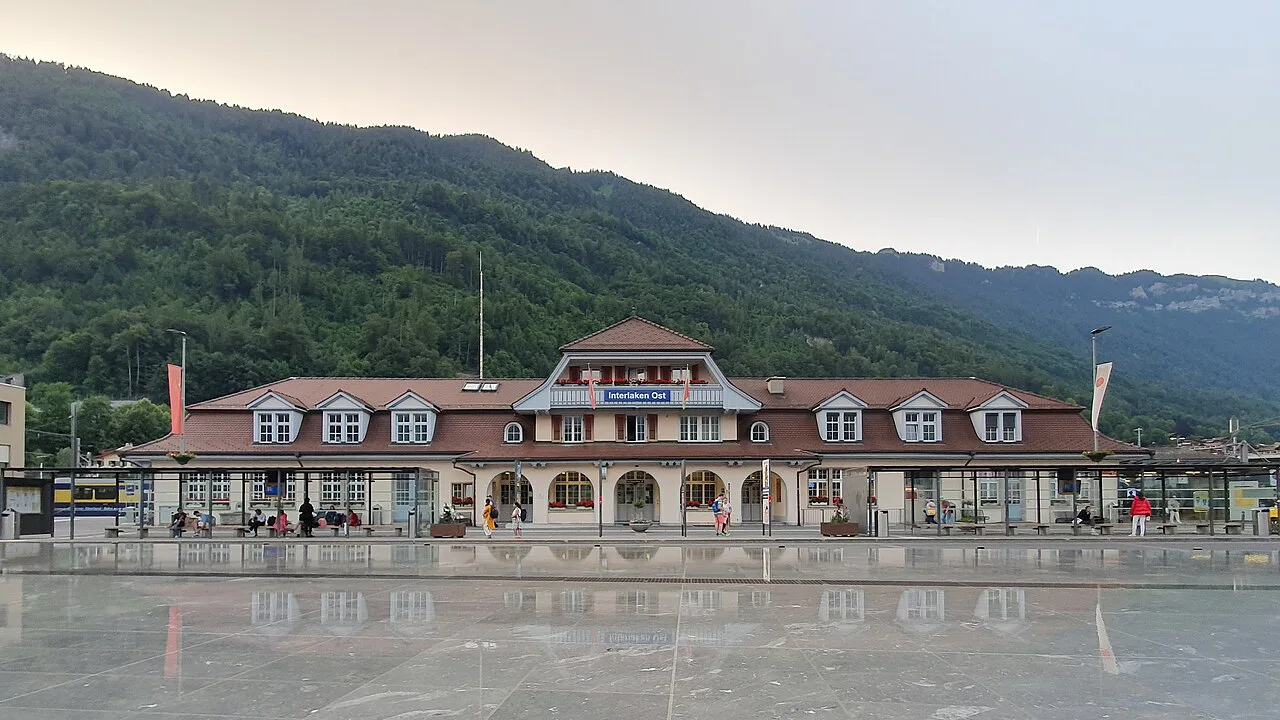 Bahnhof Interlaken Ost S