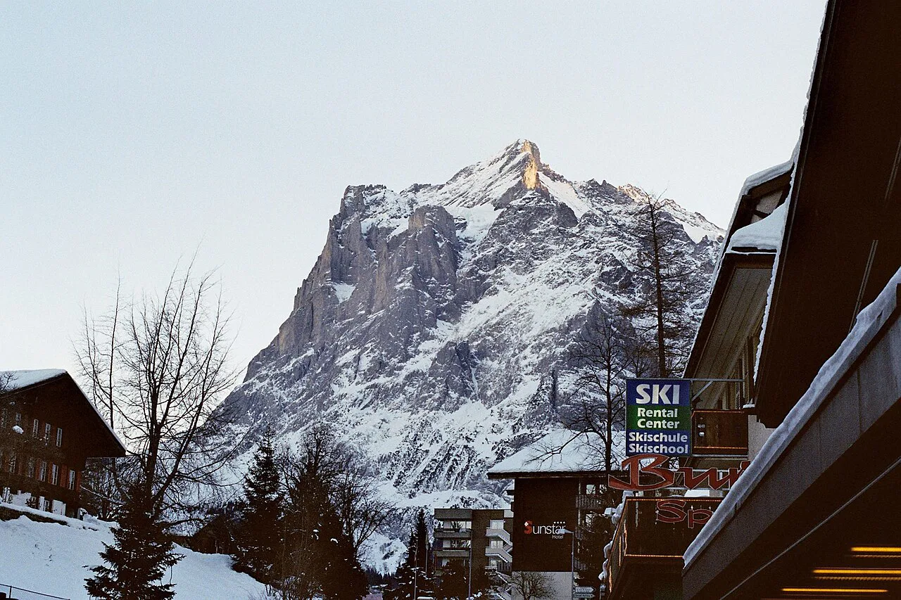 Grindelwald-Negative0-03-1A