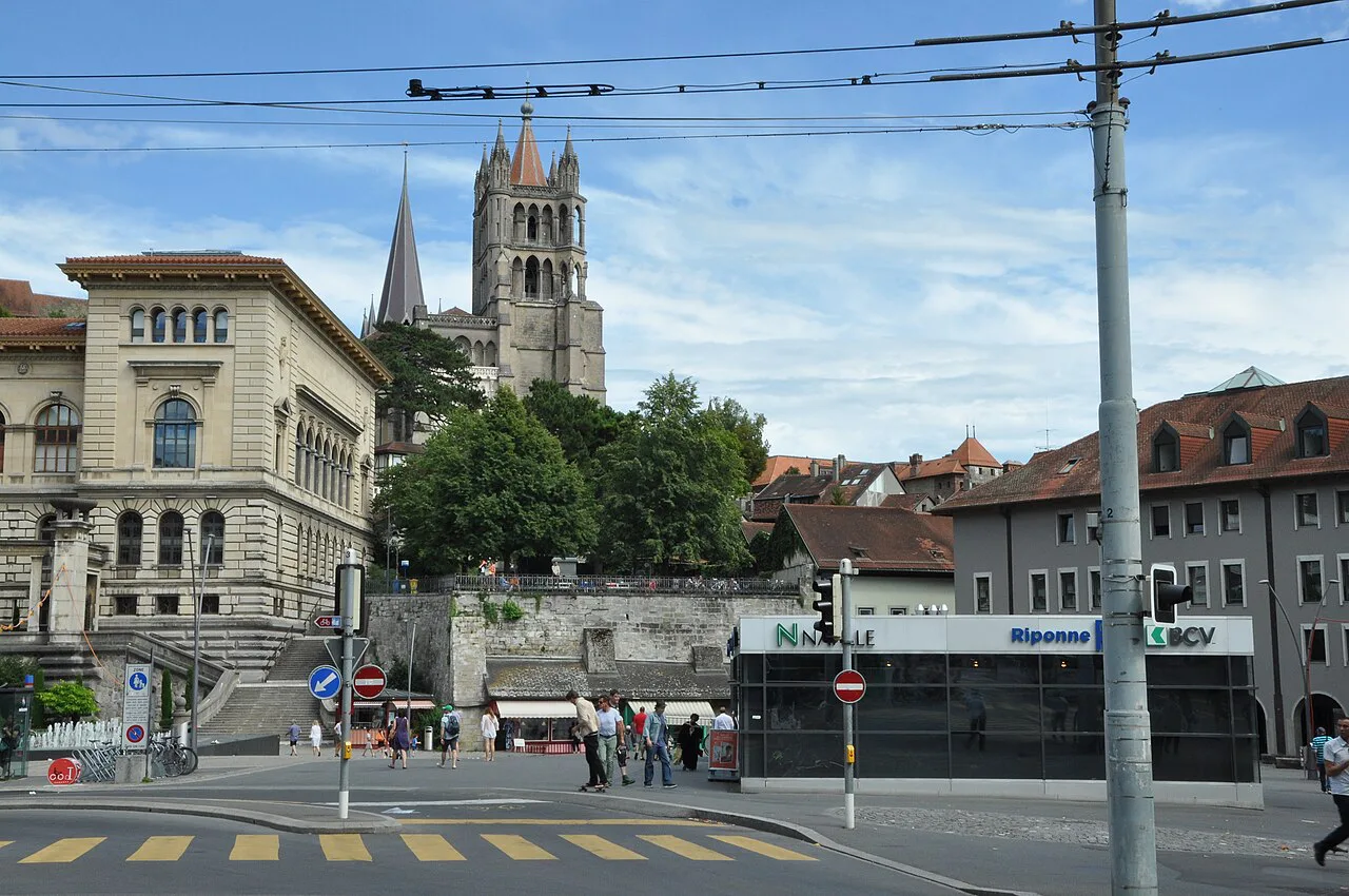 Place de la Riponne Kathedrale Lausanne