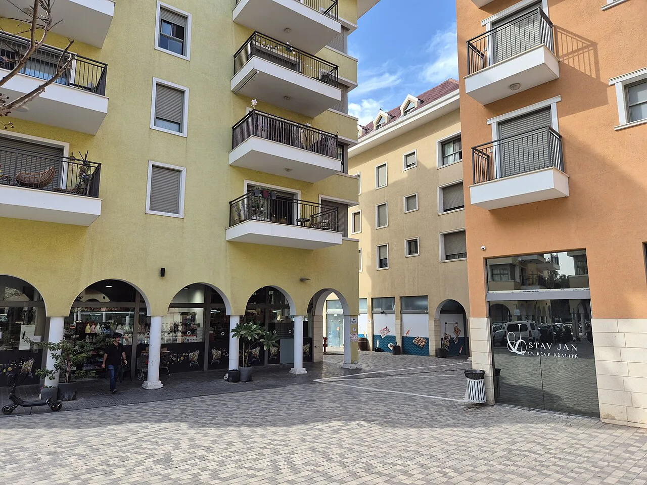 Bella Lugano Yehud
