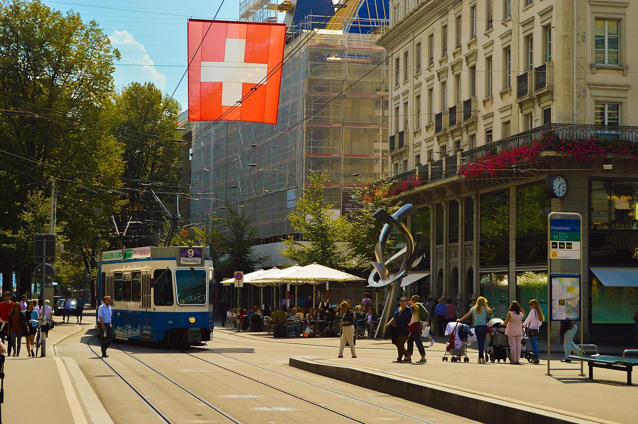 Bahnhofstrasse Zürich summer