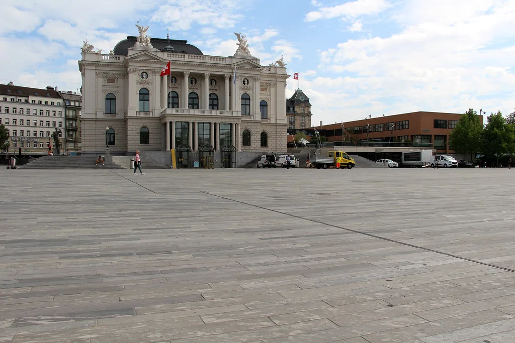 Venue view: Opernhaus Zürich on Sechseläutenplatz, designed by Fellner & Helmer and completed 1890–91.